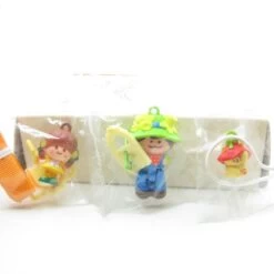 Hasbro Charmkins JC Penney Box Of Factory Sealed Charms - Brown Eyed Susan, Pop-Corn, Poppy -Hasbro Fun Toys Brown eyed susan pop corn popcorn poppy cat charmkins