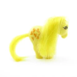 Hasbro Miniature Butterscotch & Snuzzle World's Smallest My Little Pony Retro Toy Set -Hasbro Fun Toys Butterscotch miniature my little pony world s smallest retro