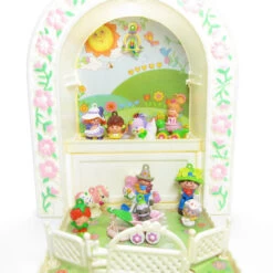 Hasbro Pop-Corn Charmkins Vintage Farmer Charm -Hasbro Fun Toys Charmkins jewelry carry case display cabinet