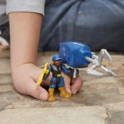 Hasbro Playskool Heroes Chomp Squad Troopersaurus And Bobby Badge -Hasbro Fun Toys E0830 7 57654.1638381324