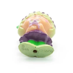 Hasbro Mollyberry Charmkins Shoelace Hanger And Charm -Hasbro Fun Toys Eighties hasbro charmkins molly berry charm