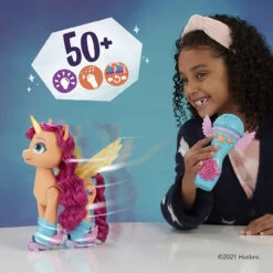Hasbro My Little Pony: A New Generation Movie Sing 'N Skate Sunny Starscout -Hasbro Fun Toys F1786 5 21864.1685724975
