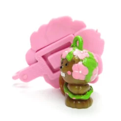 Hasbro Busy Lizzie Beaver Charmkins Flower Pocket Clip Hanger 14 Hasbro Busy Lizzie Beaver Charmkins Flower Pocket Clip Hanger -Hasbro Fun Toys Flower hanger pocket clip busy lizzie beaver