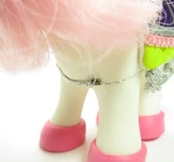 Hasbro Parade Pizzazz My Little Pony Wear Vintage G1 Outfit -Hasbro Fun Toys My Little Pony Clothes Saddle Blanket Bridle with Feather