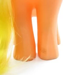 Hasbro Applejack My Little Pony Vintage G1 Year 2 Short Hair Version -Hasbro Fun Toys Orange pony yellow hair apples applejack